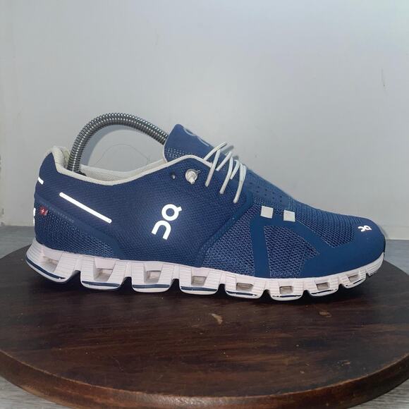 Women On Cloud 5 Women’s Size 9.5 Blue White Athletic Running Walking Shoes Sneakers